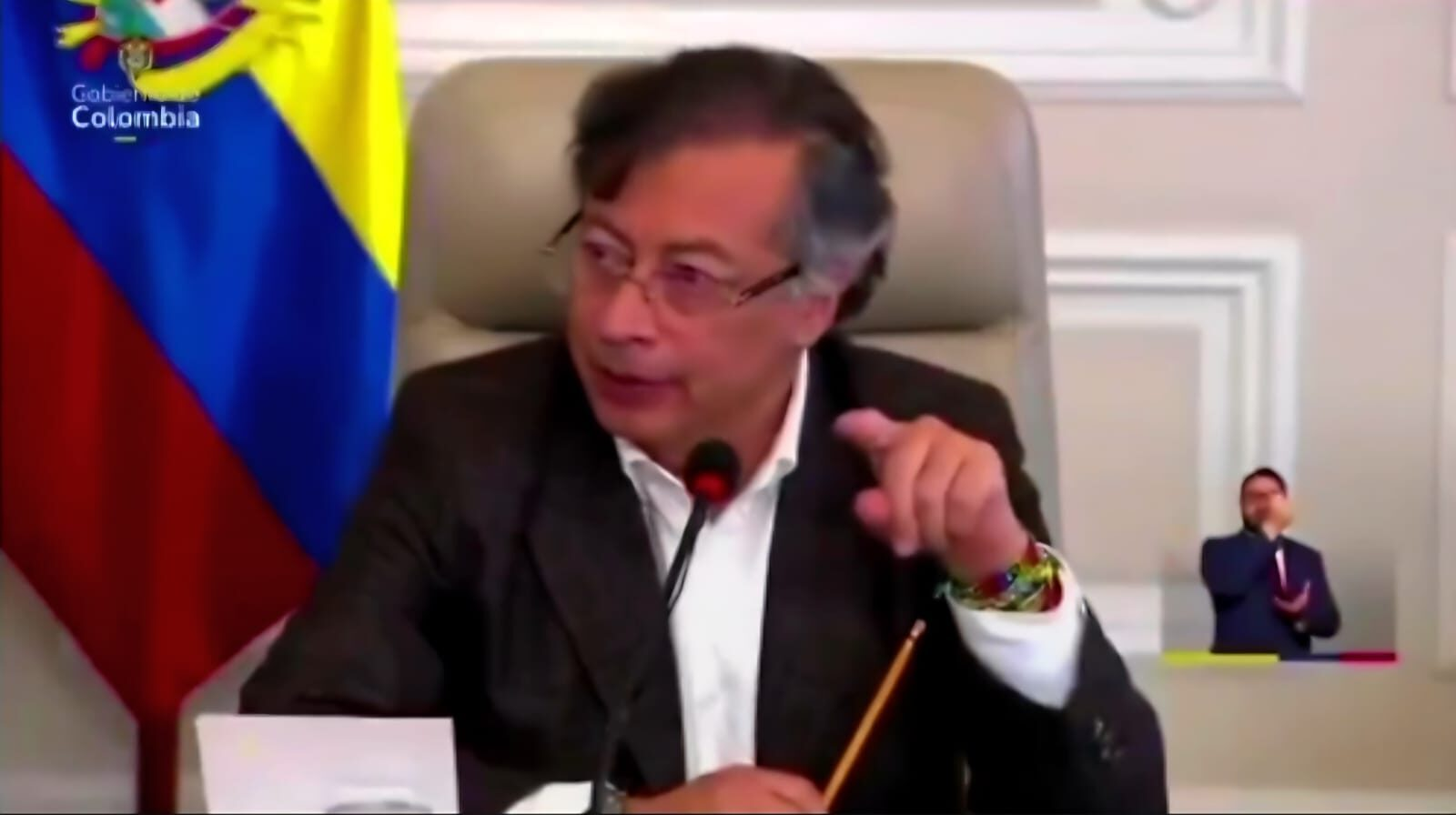 Gustavo Petro cuestiona el plan de paz de Trump sobre Gaza y acusa a Israel de hipocresía, generando tensión con Estados Unidos.