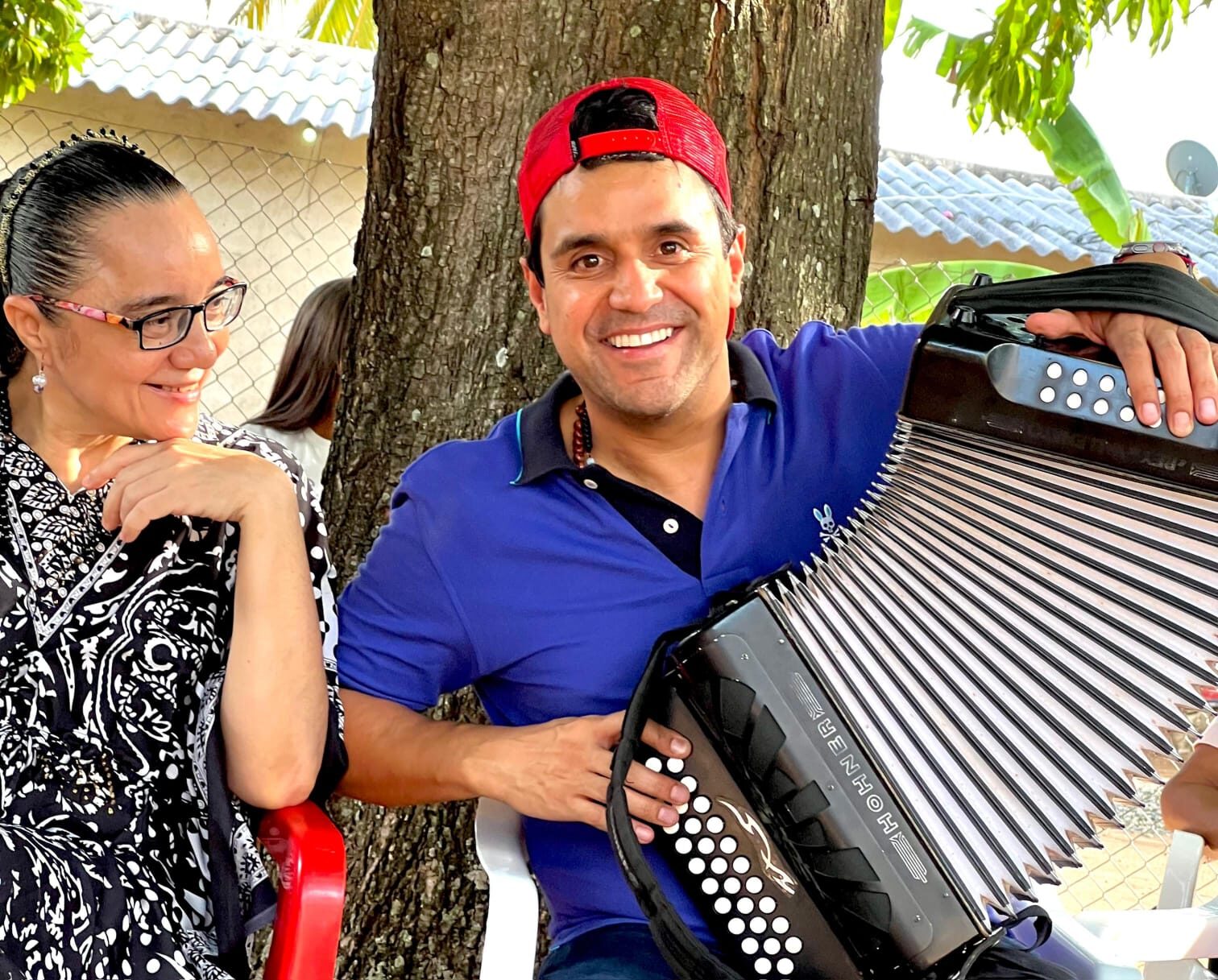 ¡Panorama incierto! Carlos Felipe se quiere vestir de pueblo, pero la pinta no le luce