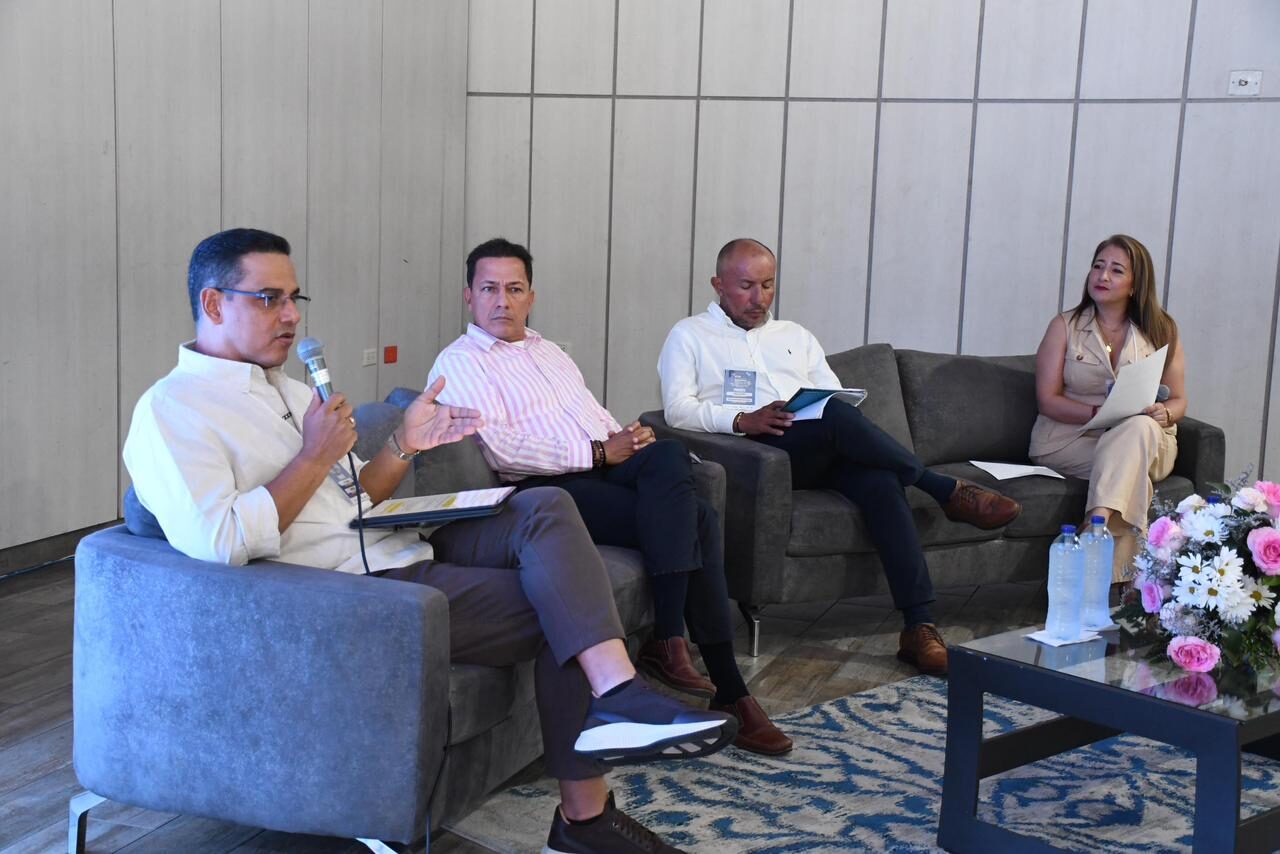 Comfacesar sostenibilidad empresarial en Congreso SST