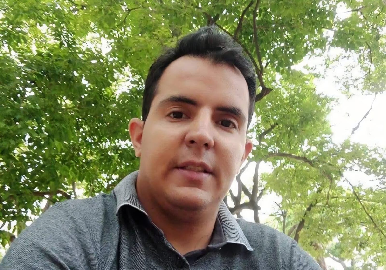 Pareciera que un proyecto tiene que ir de la mano de manera obligatoria con la tala de árboles,