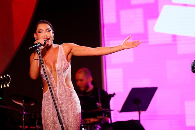 Ana del Castillo envía mensaje a Petro por declaraciones religiosas