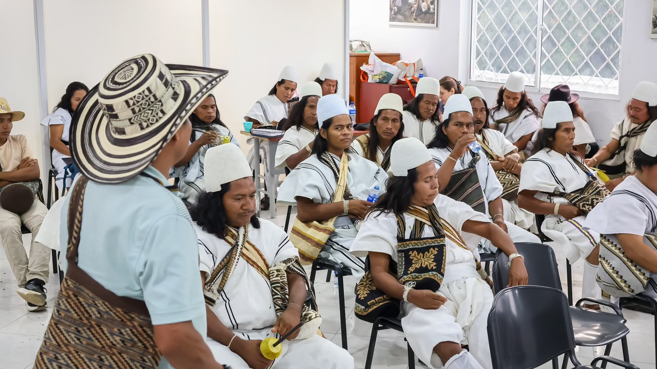 reunion lideres pueblo arhuaco